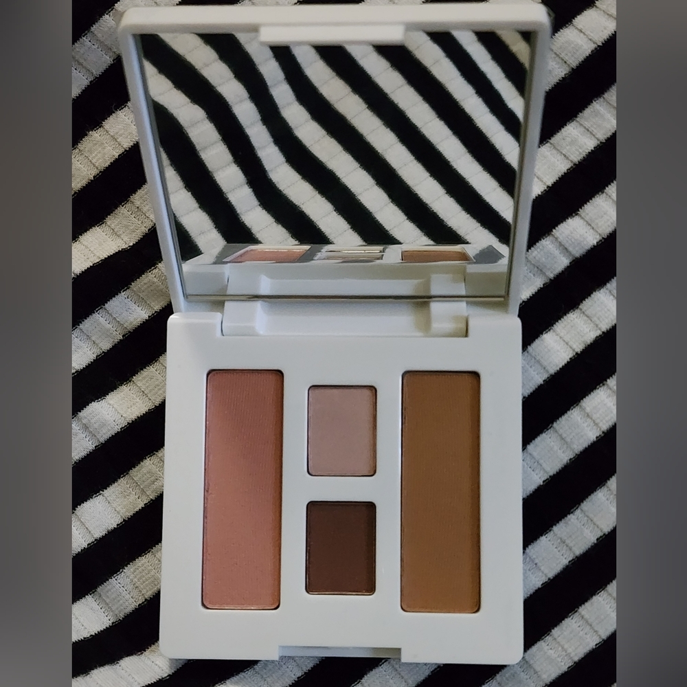 🆕️Clinique Makeup Pallete